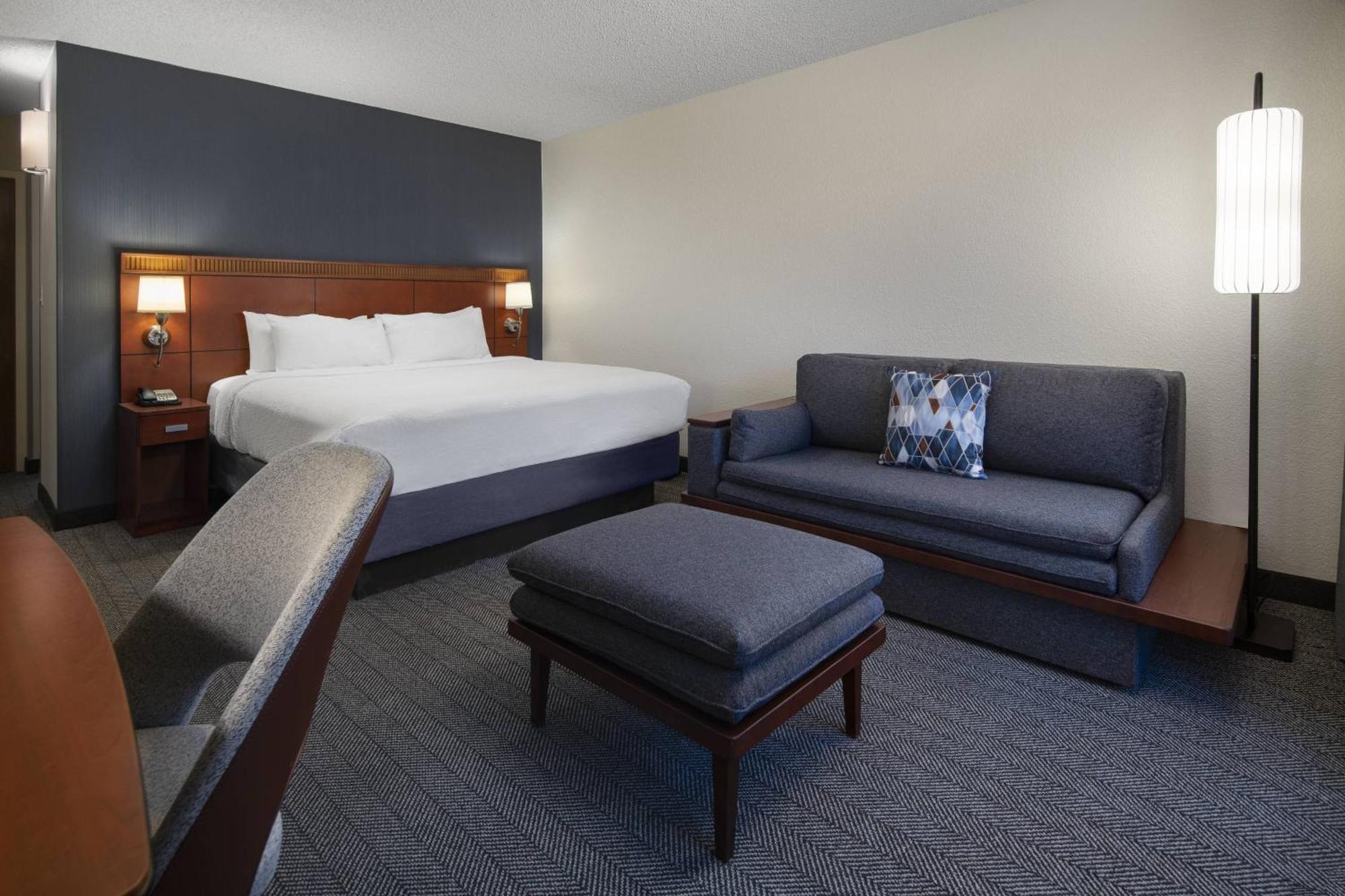 Courtyard By Marriott 3*