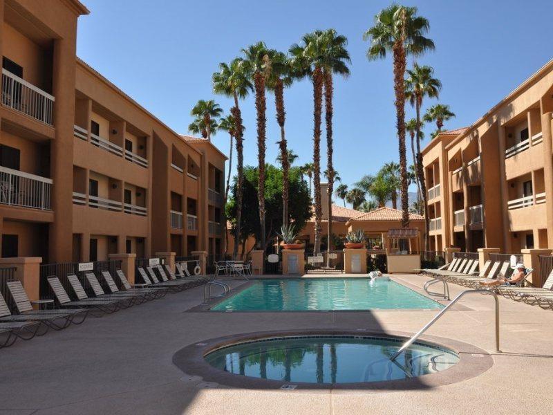 Hotel Courtyard By Marriott